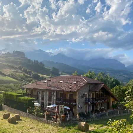 El Corcal De Liébana Pensión 3*