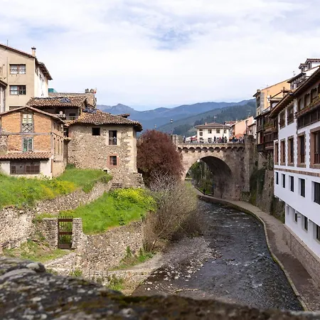 El Corcal De Liebana Pensjonat 3*